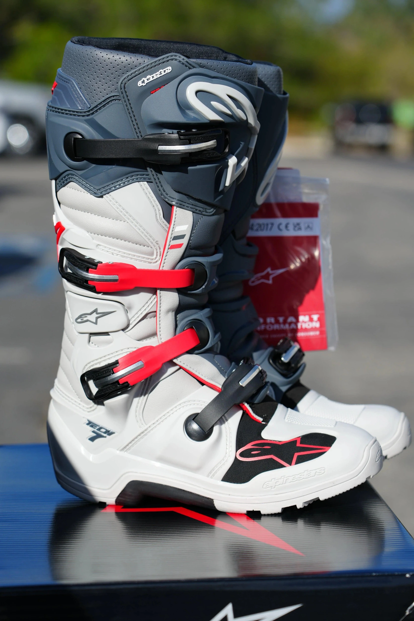 Alpinestars Tech 7 Enduro Mens MX Offroad Boots Light Gray/Dark Gray 12 USA 8 unknown